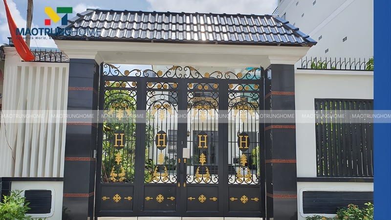 Cổng mái ngói sang trọng cho nhà cấp 4