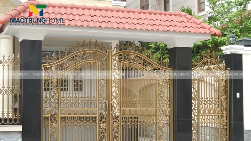 Cổng mái ngói đẹp cho biệt thự sân vườn