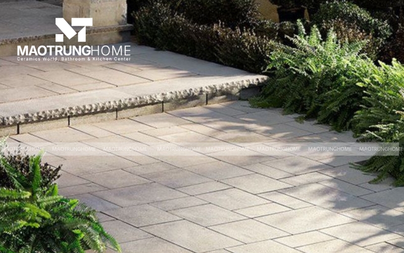 Gạch lát sân 30x60 giả đá tự nhiên mang lại vẻ đẹp độc đáo