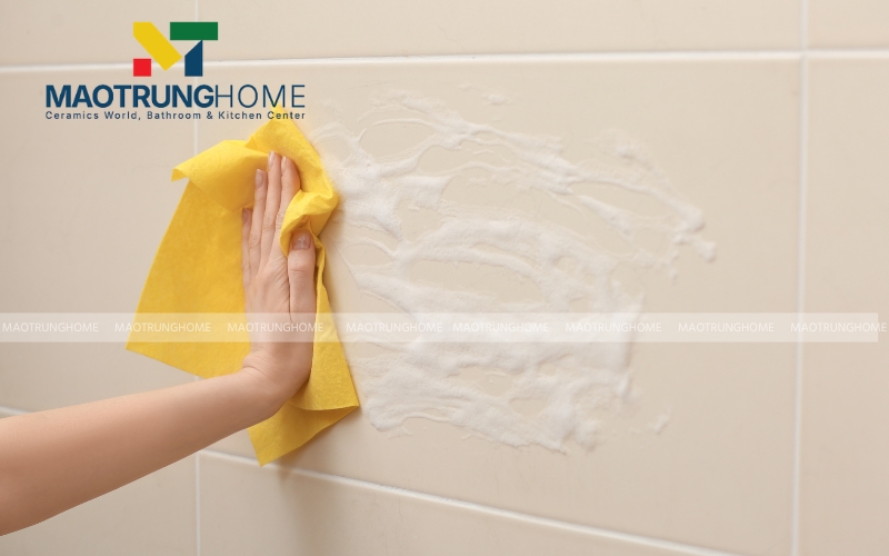 Dùng hỗn hợp giấm ăn hoặc nước cốt chanh để xử lý các vết bẩn