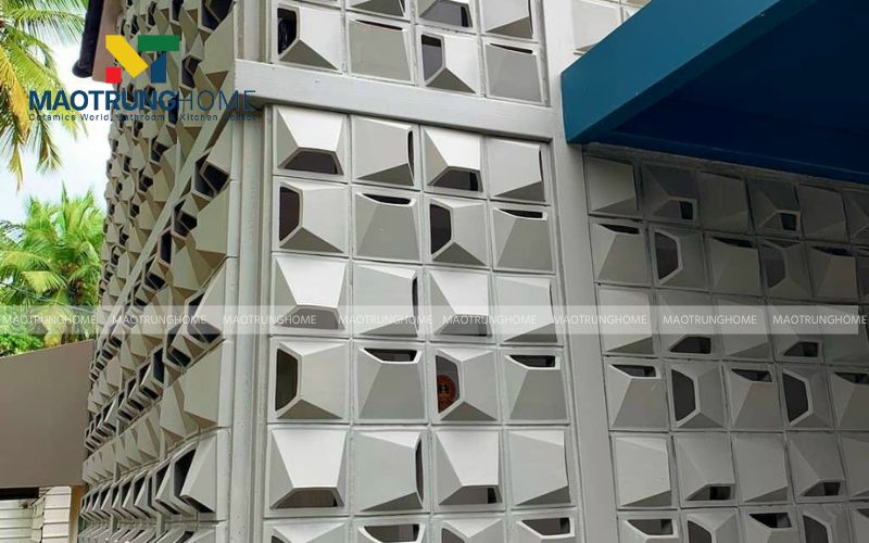 Lớp men bảo vệ ngăn chặn tình trạng rêu mốc bám bẩn