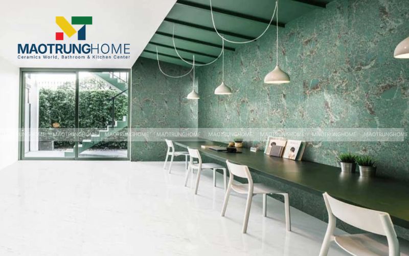 Những viên gạch bông màu xanh tạo điểm nhấn khác biệt và độc đáo