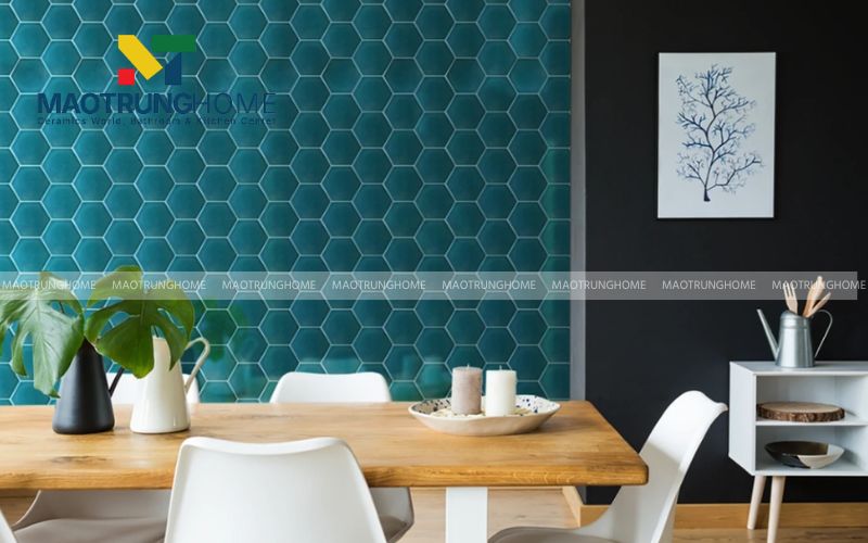 Gạch Mosaic lục giác màu xanh xu hướng trang trí bếp mới nhất 2026