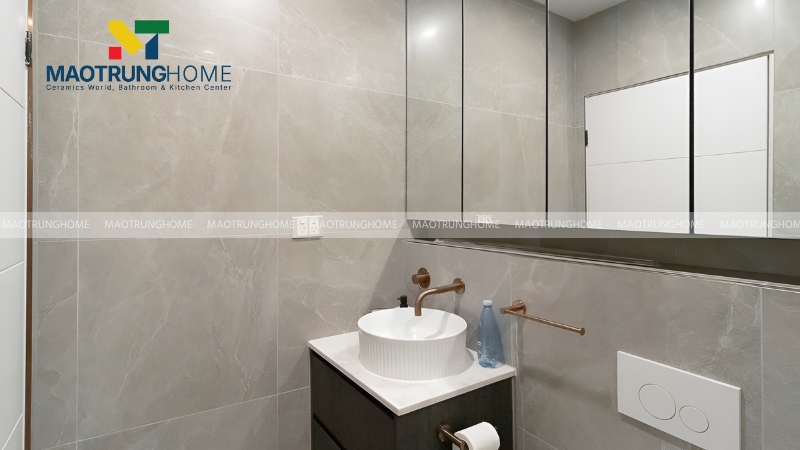 Gạch giả đá là loại vật liệu có xương gạch Porcelain hoặc Ceramic, bề mặt mô phỏng họa tiết đá tự nhiên