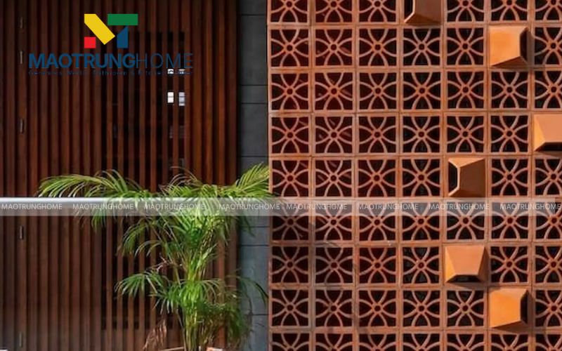 Gạch thông gió đất sét nung tạo cảm giác gần gũi với thiên nhiên