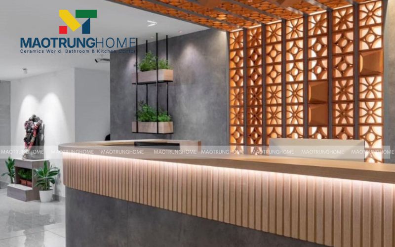 Gạch đất nung màu đỏ cam đặc trưng mang lại sự ấm cúng và mộc mạc