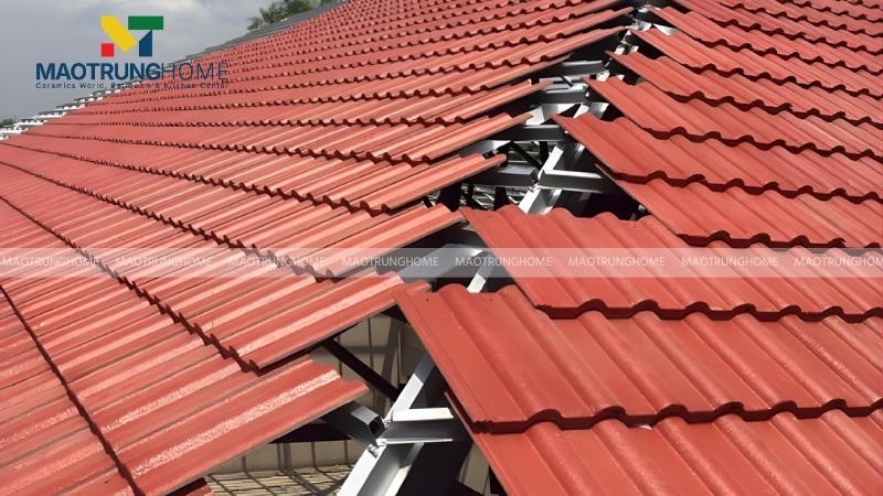 Độ dốc mái ngói cần phải phù hợp để tránh đọng nước
