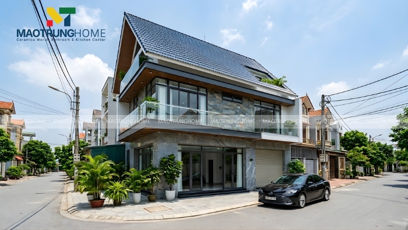 Nhà ống mái Thái có độ dốc lớn, thường giật cấp nhiều lớp