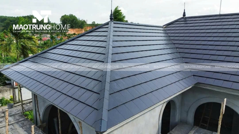 Ngói phẳng thường có độ dày và mật độ vật liệu cao