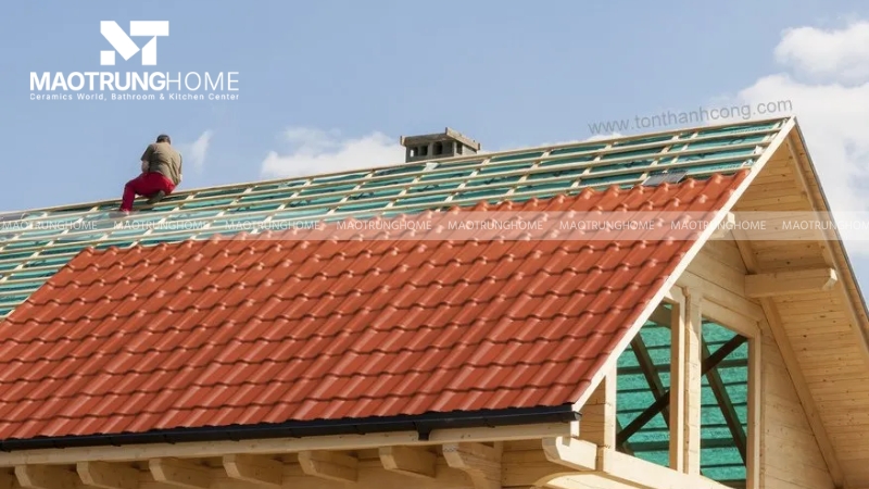 Khả năng chống ăn mòn và cách nhiệt tốt giúp mái nhà luôn bền bỉ