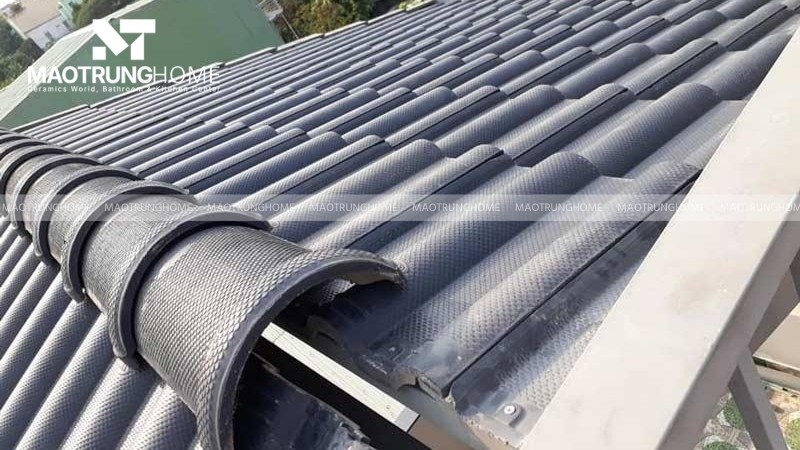 Ngói xi măng màu có thiết kế đa dạng, phù hợp với nhiều kiểu kiến trúc