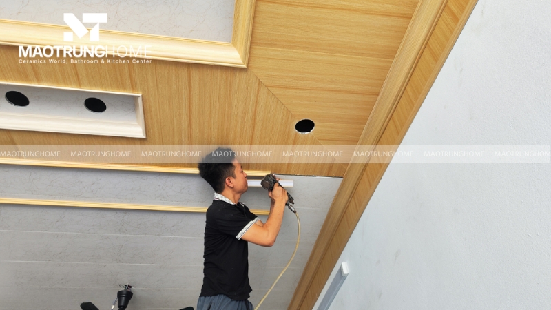 Cần chừa khoảng không giữa mái và trần để lưu thông không khí