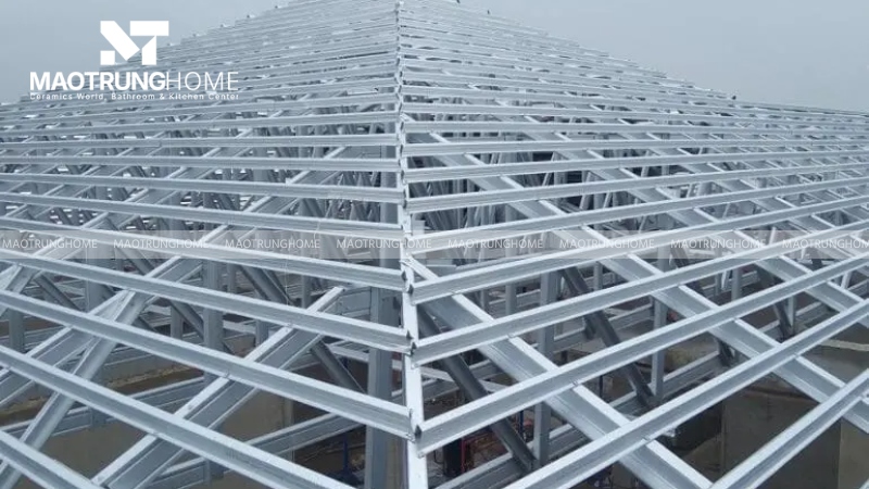 Lắp đặt hệ khung xương chịu lực