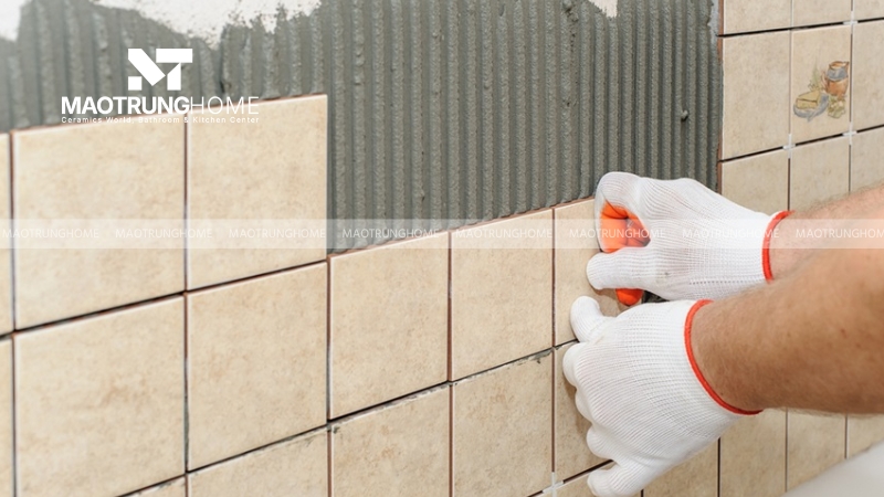 Nên sử dụng keo dán gạch thay vì xi măng truyền thống