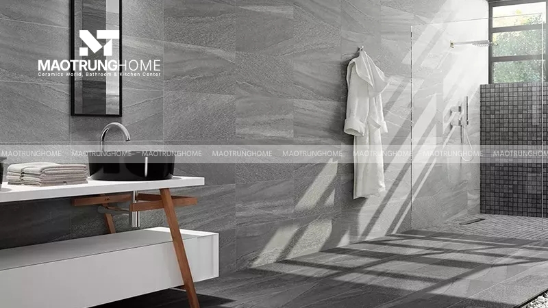 Gạch vân đá xám với họa tiết tự nhiên tạo nên vẻ đẹp đẳng cấp và tinh tế cho không gian