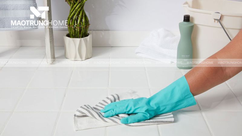Tránh dùng hóa chất tẩy rửa quá mạnh