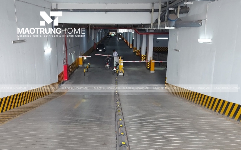 Bề mặt nhám chống trơn trượt của gạch lát đường dóc