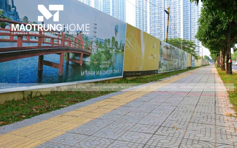 Gạch terrazzo ngoài trời lát vỉa hè đa sắc cho không gian đô thị hiện đại.