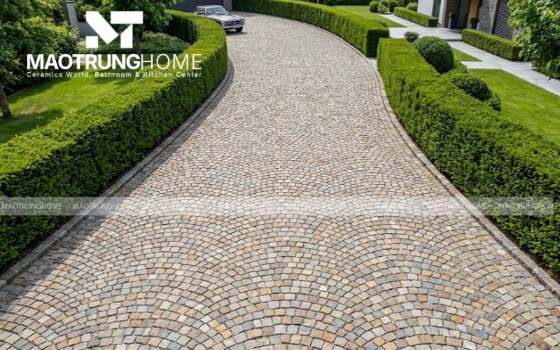  Phong cách Châu Âu vượt thời gian với đường dốc uốn lượn lát đá cubic đa sắc xếp theo họa tiết hình quạt cổ điển.