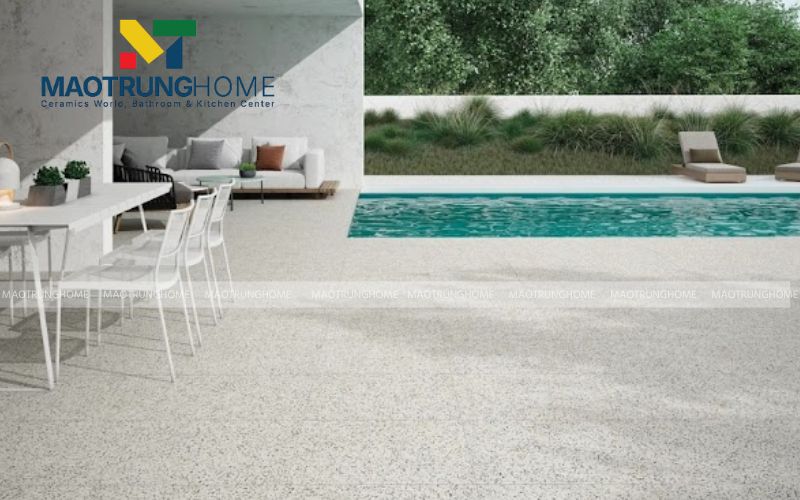 Gạch terrazzo lát sân vườn hiện đại với họa tiết hạt đá mịn trang nhã.