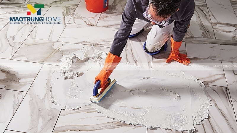 Chà ron gạch bằng xi măng trắng giúp tạo sự liền mạch cho mặt sàn