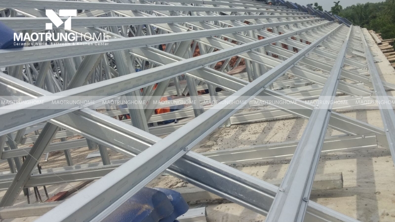 Thay mới toàn bộ hệ khung kèo mái
