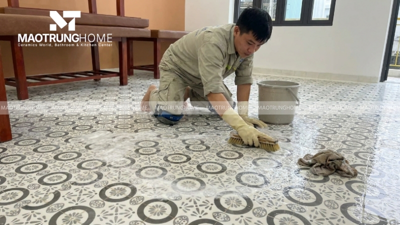 Quá trình làm sạch và bảo dưỡng gạch hiện đại đơn giản