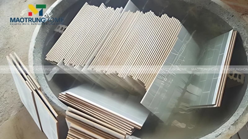 Gạch 80x80 không cần phải ngâm nước trước khi lát