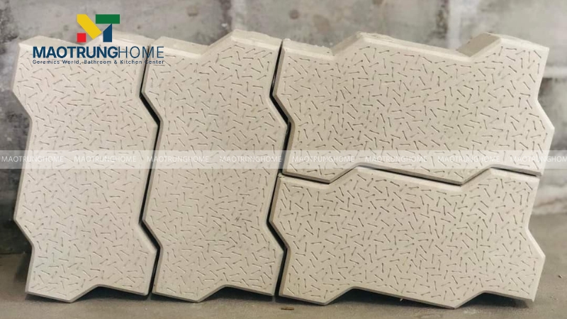 Gạch con sâu là một loại vật liệu bê tông không nung thuộc nhóm gạch block tự chèn