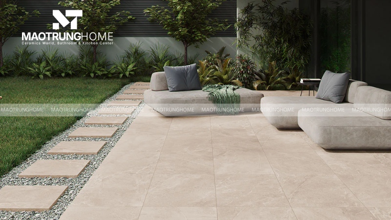 Nên chọn gạch granite men matt có bề mặt ma sát cao để bảo vệ an toàn