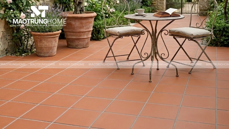 Gạch Cotto có chân tách lát sân vườn