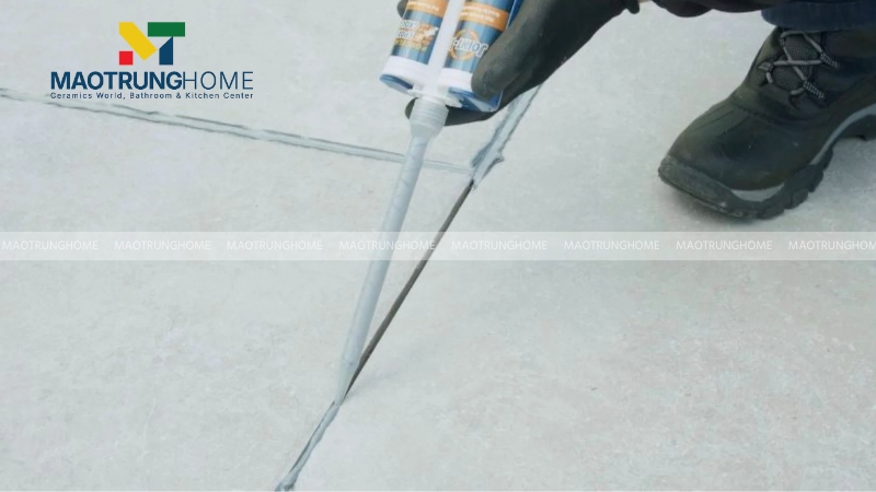 Nên ứng dụng keo chà ron kháng nước khi lát gạch sân phơi