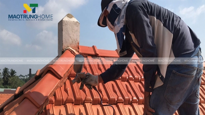 Sử dụng sơn chống thấm chuyên dụng