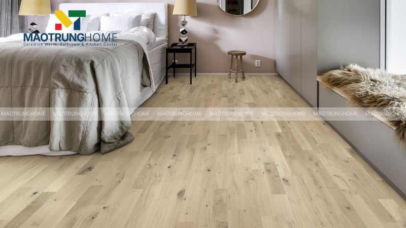 Nên chọn gạch lát nền vân gỗ khổ nhỏ cho phòng ngủ kích thước nhỏ