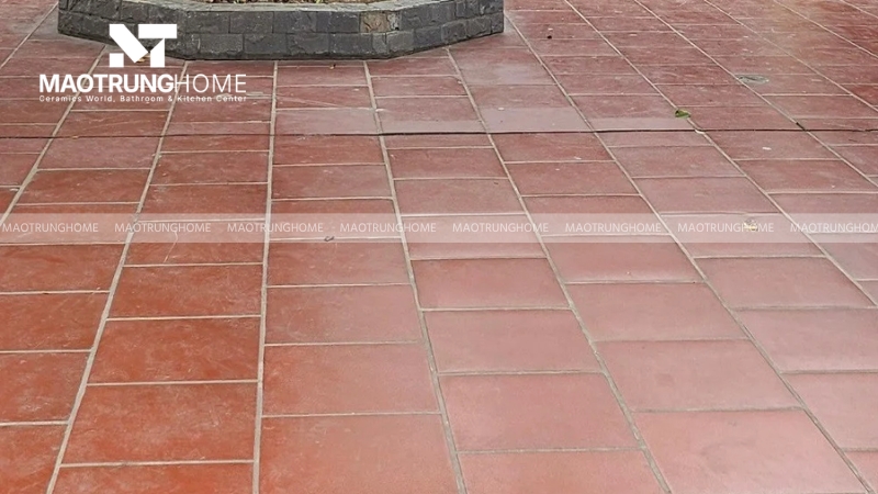 Gạch cotto với màu đỏ đặc trưng tạo không gian gần gũi