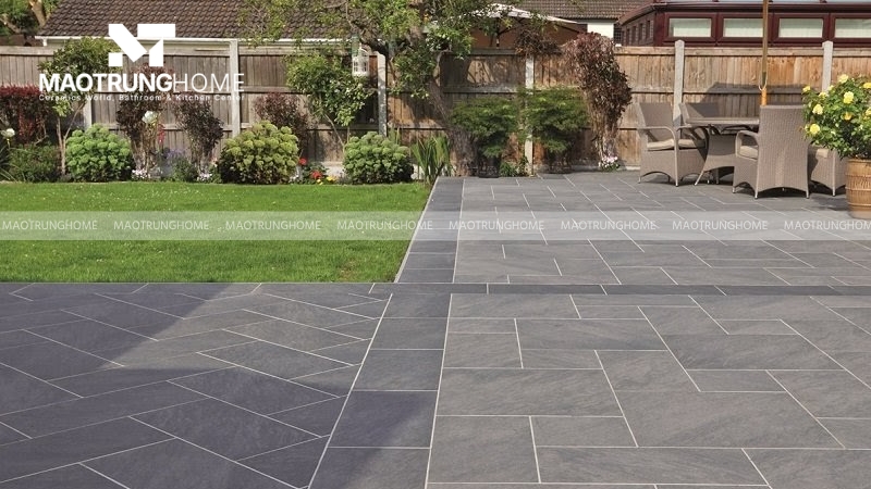 Kích thước 30x60cm được ứng dụng phổ biến trong thiết kế sân vườn