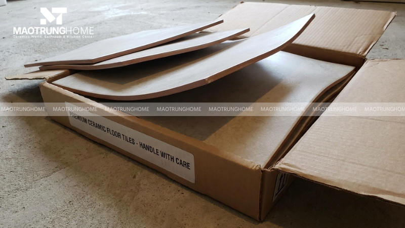 Gạch bị cong vênh bề mặt ngay khi đập hộp