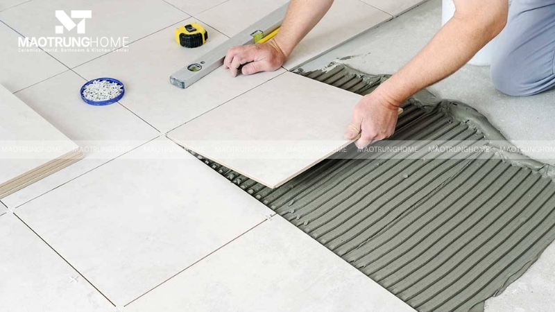 Lựa chọn kích thước gạch phải tỷ lệ thuận với diện tích không gian
