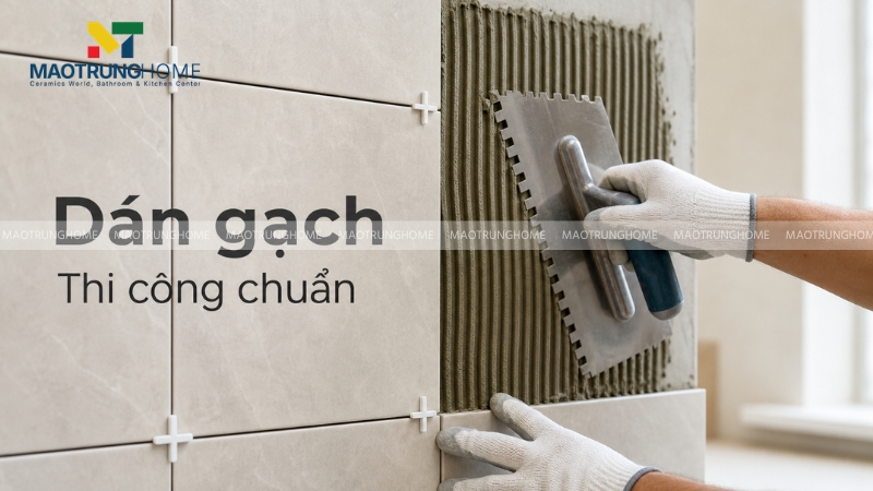 Sử dụng bay răng cưa và ke chữ thập khi dán gạch