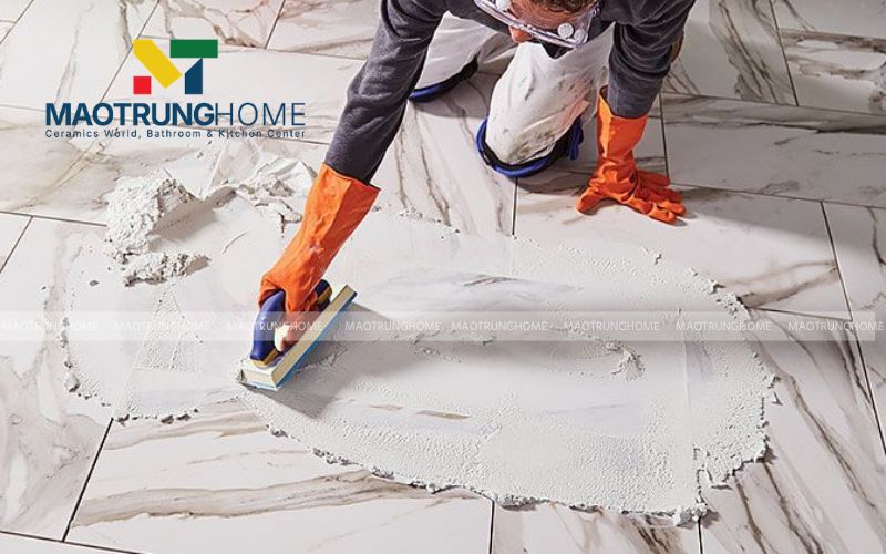 Xóa vết xước trên gạch bằng sáp đánh bóng chuyên dụng