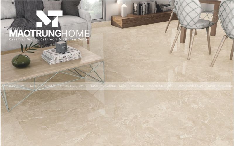 Gạch nền trắng bóng phối cùng nội thất gỗ ấm áp