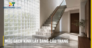 Mẫu gạch kính lấy sáng cầu thang đẹp cho nhà phố hiện đại
