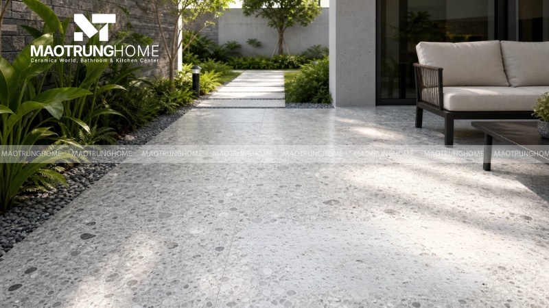 Gạch terrazzo thường dùng làm vật liệu lát nền ngoài trời như sân, lối đi, vỉa hè và khuôn viên